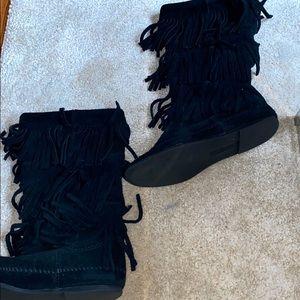 Worn Minnetonka Calf Length Fringe Boots